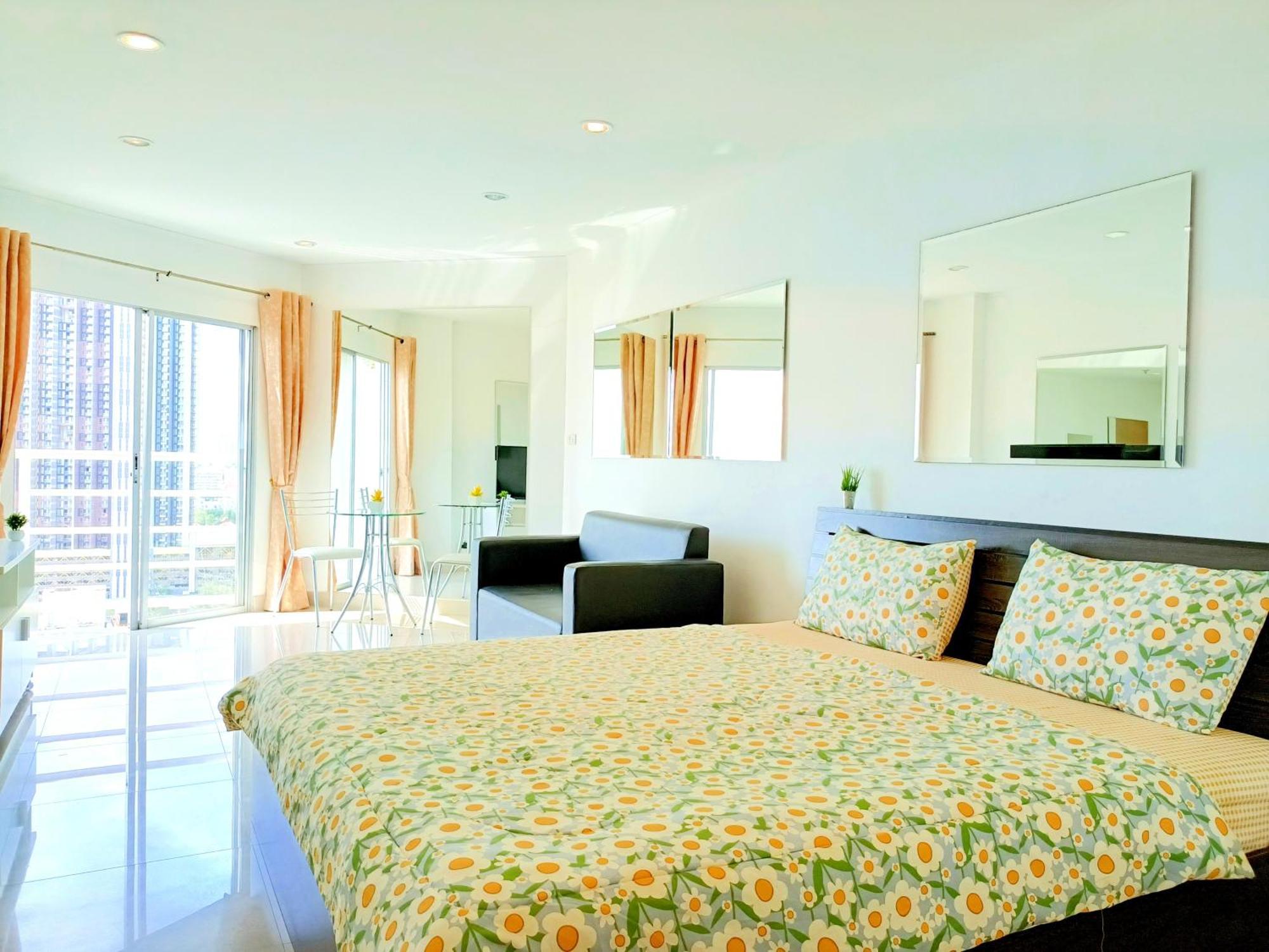 Sea View Beachfront Condos Pattaya Jomtien Beach Dış mekan fotoğraf