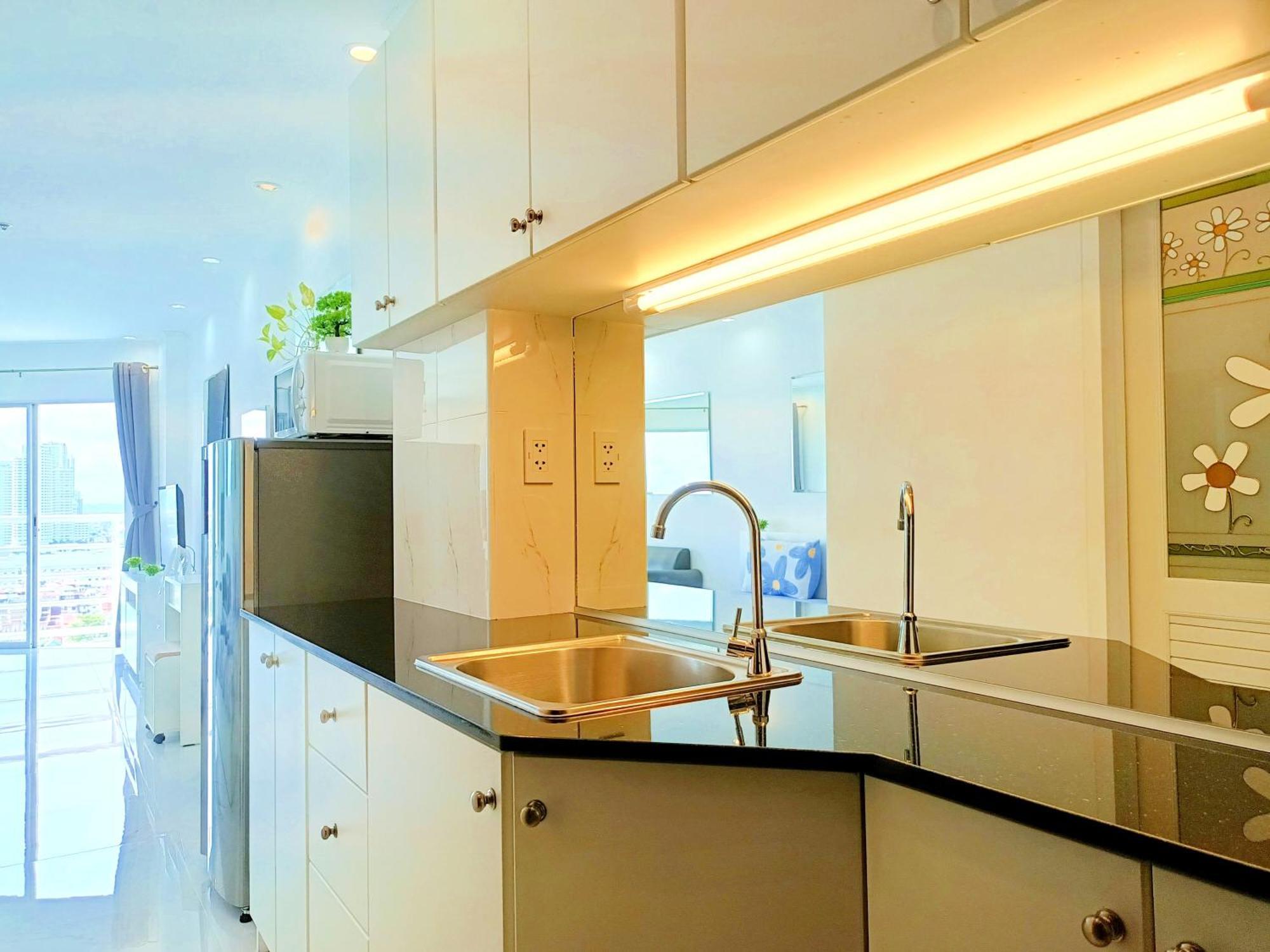 Sea View Beachfront Condos Pattaya Jomtien Beach Dış mekan fotoğraf